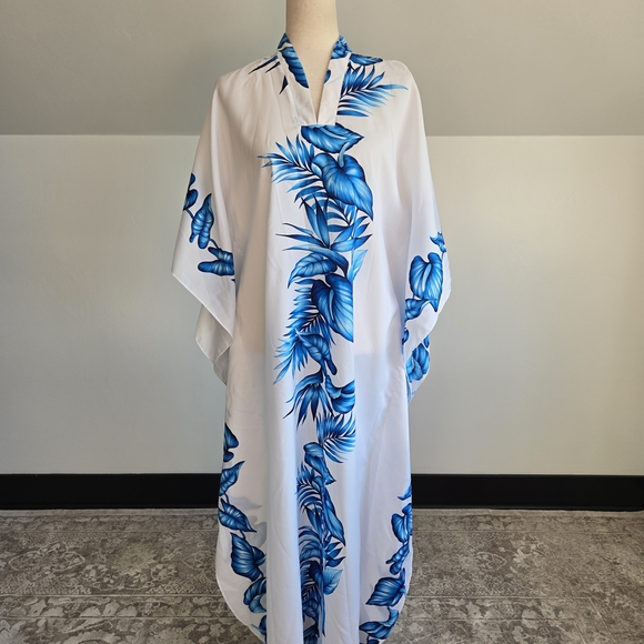 Resort Line White and Blue Hawaiian Caftan with Waist Tie - Picture 2 of 15